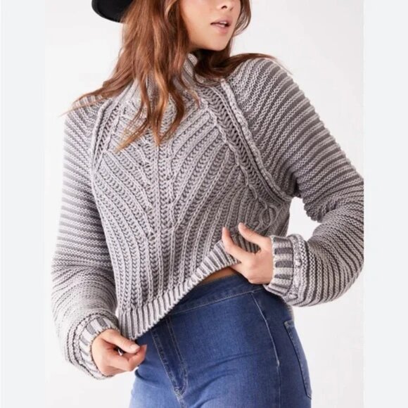 Free People Sweaters - FREE PEOPLE Women's cropped gray chunky knit pullover sweater - S Small